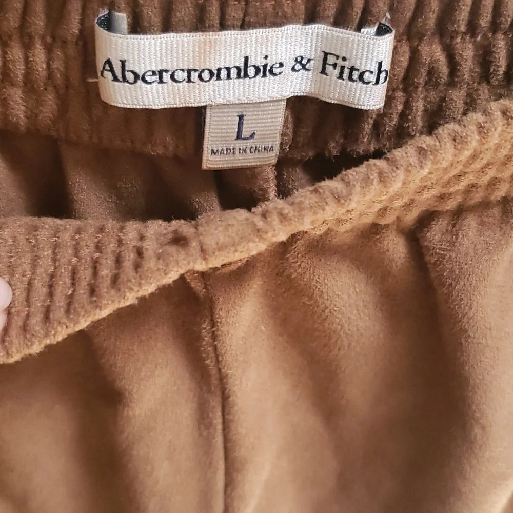 Abercrombie Suede Elastic Waist Shorts Size L